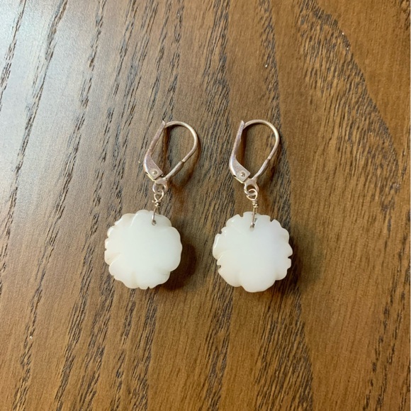 ROSE COSTUME EARRINGS - Picture 2 of 2